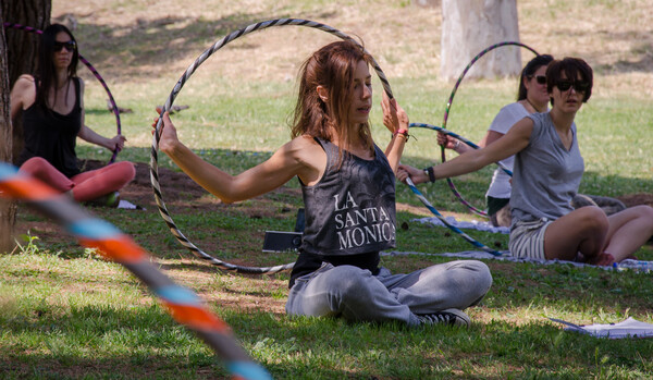 Τι είναι το hoop dance;