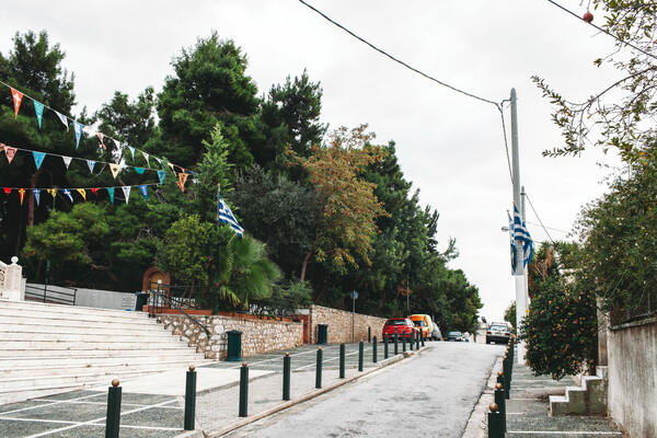 Πώς κυλούν οι μέρες στον Κολωνό;