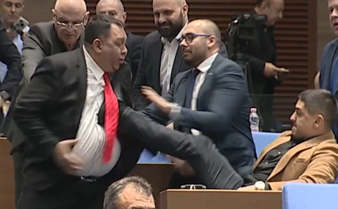 Κύμα γρίπης σαρώνει την Ευρώπη, έντονη πίεση στα συστήματα Υγείας