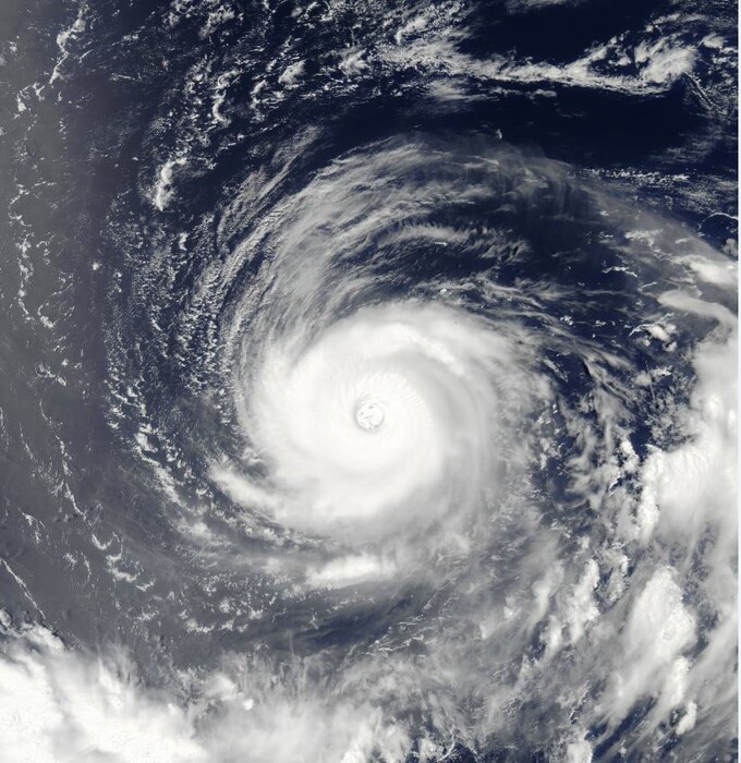 Οι φωτογραφίες του ισχυρότερου τυφώνα της χρονιάς από το διάστημα κόβουν την ανάσα