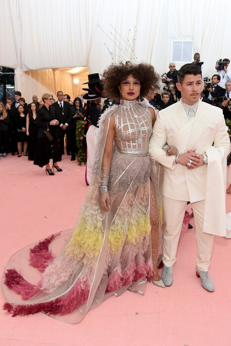 Met Gala 2019: Οι διάσημοι στο κόκκινο χαλί - Φέτος οι εμφανίσεις ήταν πιο εκκεντρικές από ποτέ