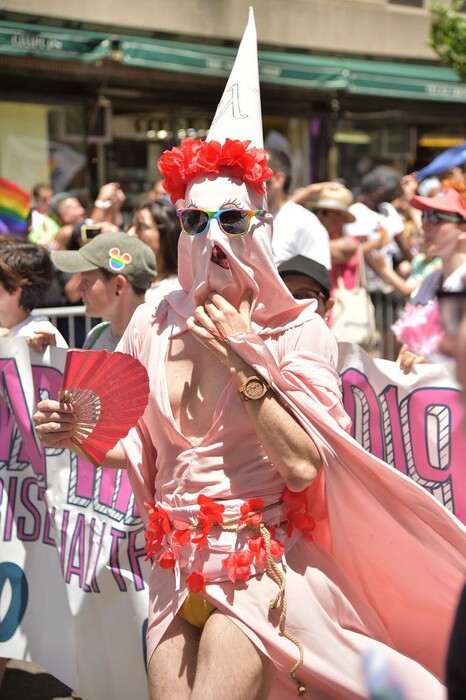 Το θεαματικό Pride της Νέας Υόρκης - Πολύχρωμη Παρέλαση Υπερηφάνειας με χιλιάδες ανθρώπους στην 5η Λεωφόρο