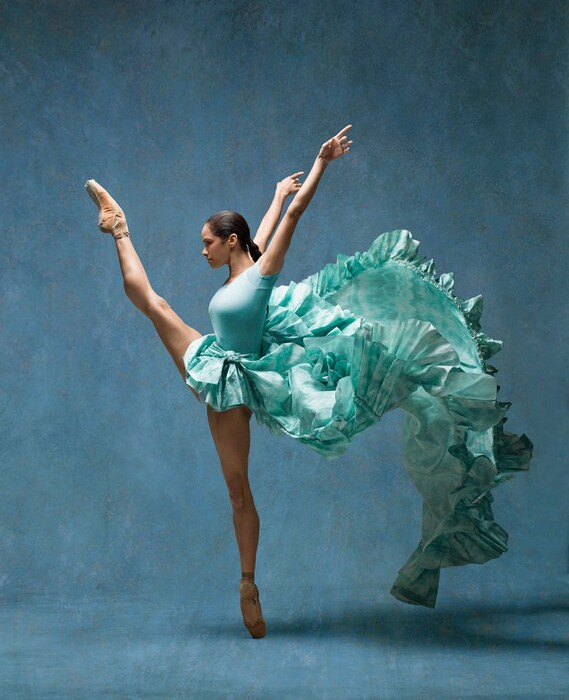Ο "μαύρος κύκνος" του American Ballet Theatre ζωντανεύει τις θρυλικές μπαλαρίνες του Ντεγκά