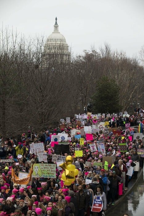 Women's March:Τεράστια η διαδήλωση- Περισσότεροι οι διαδηλωτές που πήραν το μετρό απ' όσους μετακινήθηκαν για την ορκωμοσία