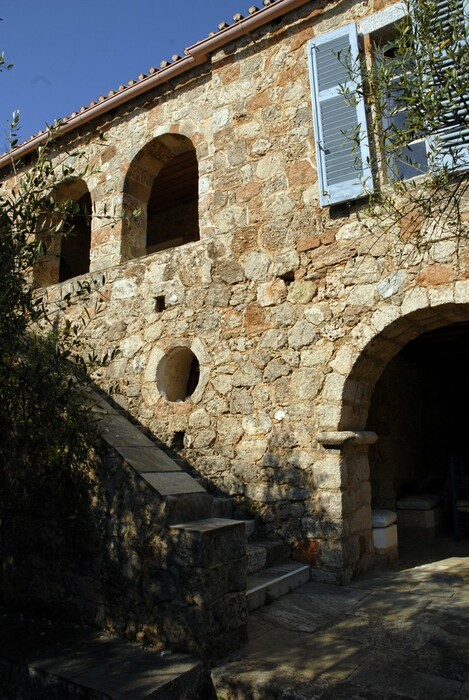 Το υπέροχο σπίτι του Πάτρικ Λη Φέρμορ στη Μάνη διατίθεται για ενοικίαση