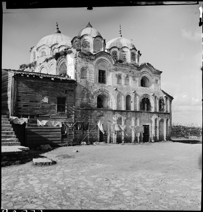 Η Βυζαντινή Κωνσταντινούπολη, 1930-1947