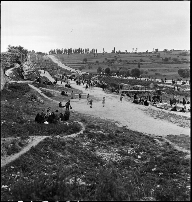 Η Βυζαντινή Κωνσταντινούπολη, 1930-1947