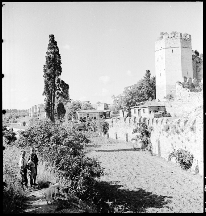 Η Βυζαντινή Κωνσταντινούπολη, 1930-1947