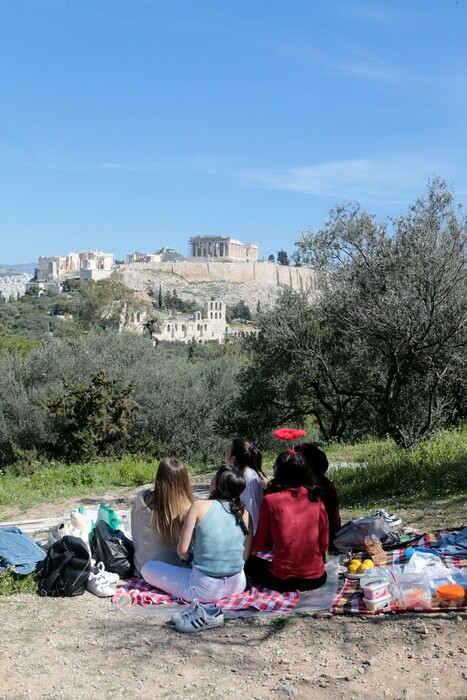 Οι Αθηναίοι έκαναν Κούλουμα στο λόφο του Φιλοπάππου