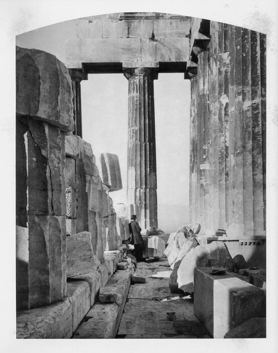 Οι σχεδόν παρατημένες αθηναϊκές αρχαιότητες του 1869 φωτογραφημένες από τον W. J. Stillman