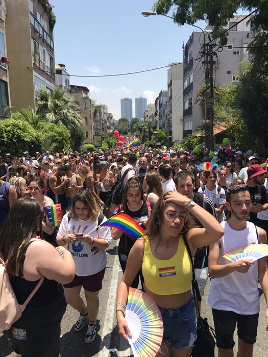 Ανταπόκριση από το Pride του Τελ Αβίβ: τεράστια εμπορική φιέστα ή αγωνιστική συσπείρωση;