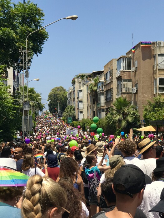 Ανταπόκριση από το Pride του Τελ Αβίβ: τεράστια εμπορική φιέστα ή αγωνιστική συσπείρωση;