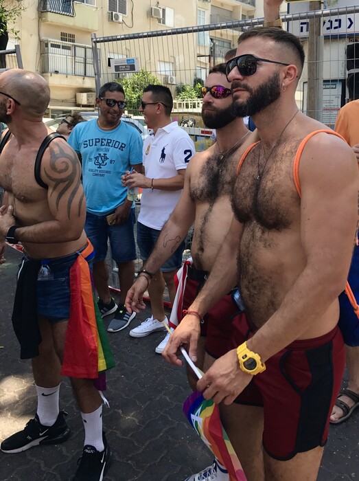 Ανταπόκριση από το Pride του Τελ Αβίβ: τεράστια εμπορική φιέστα ή αγωνιστική συσπείρωση;