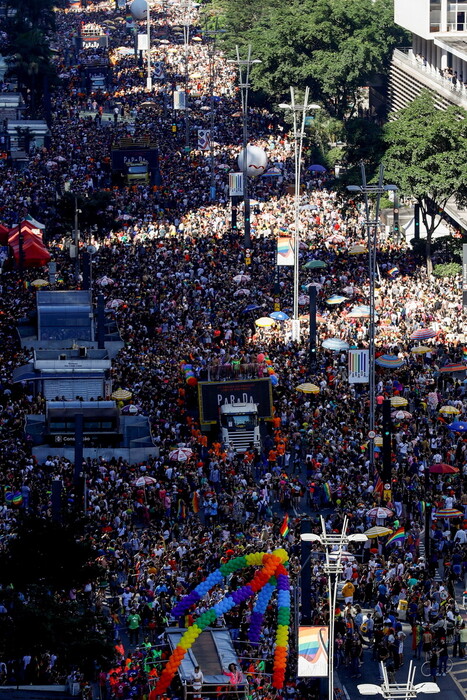 To μεγαλειώδες Pride του Σάο Πάολο - Εκατομμύρια στους δρόμους κόντρα στον ομοφοβικό Μπολσονάρου