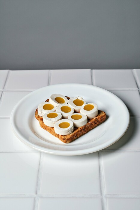 Τα εναλλακτικά αυγά της Annie Larkins είναι φτιαγμένα από αρακά, αλάτι και φύκη