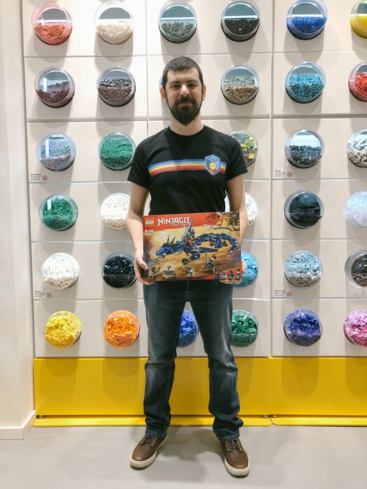 Δημήτρης Σταμάτης: O Έλληνας που σχεδιάζει τα Ninjago της Lego