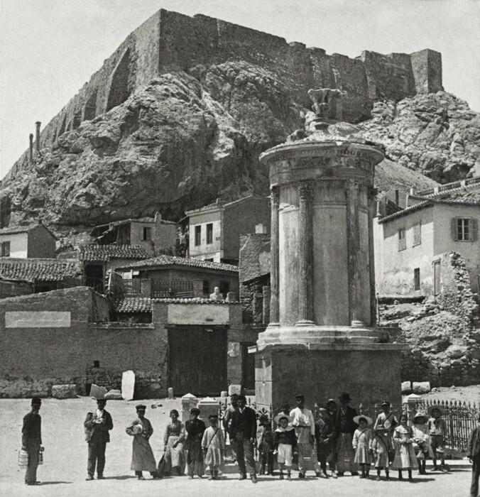 Σπάνιες εικόνες της Αθήνας σε ένα ντοκιμαντέρ και μια φωτογραφική έκθεση της Μαρίας Ηλιού στο Μουσείο Μπενάκη