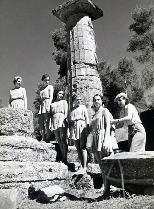 Σπάνιες φωτογραφίες της Λένι Ρίφενσταλ στην Αρχαία Ολυμπία