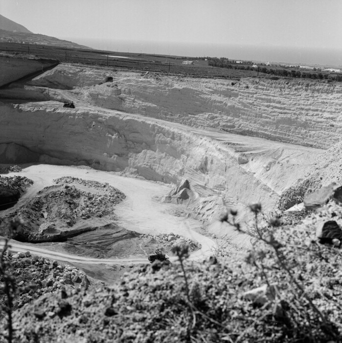 Γαϊδουράκια, θέα και τουρίστες στη Σαντορίνη του 1968