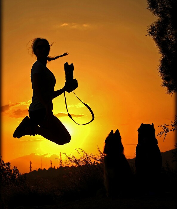 H Νατάσσα Κωστάκη δεν μπορεί καν να μετρήσει πόσα σκυλιά έχει φωτογραφήσει