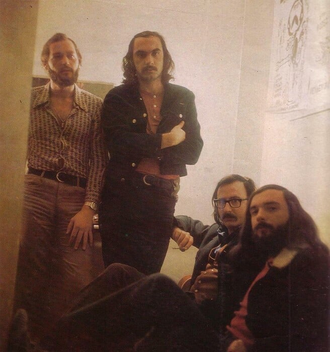 ´Αγνωστες εικόνες του Σαββόπουλου: «Είμαι ένας Έλλην που παίζει ροκ»