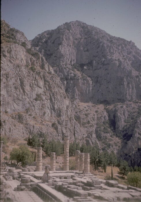 100 πολύτιμες και συγκινητικές φωτογραφίες από μια ανέμελη εκδρομή στην Ελλάδα του 1961