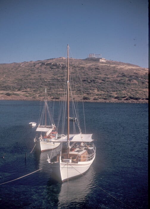 100 πολύτιμες και συγκινητικές φωτογραφίες από μια ανέμελη εκδρομή στην Ελλάδα του 1961