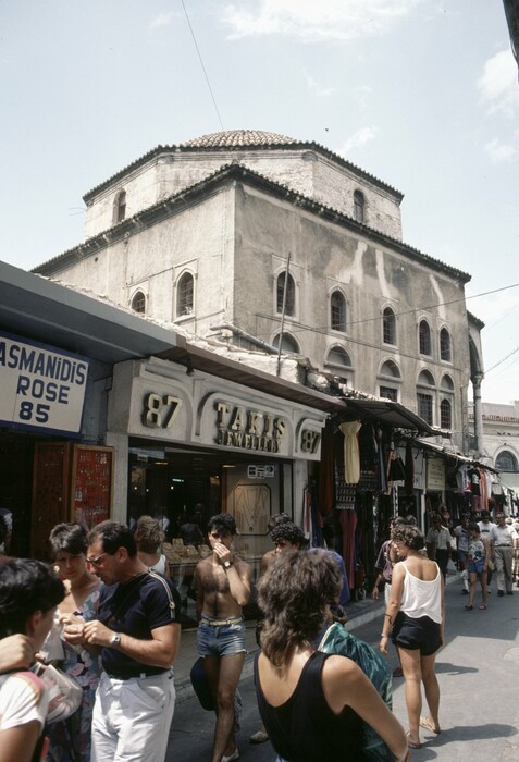 Στο τζαμί Τζισταράκη το 1985 στο Μοναστηράκι