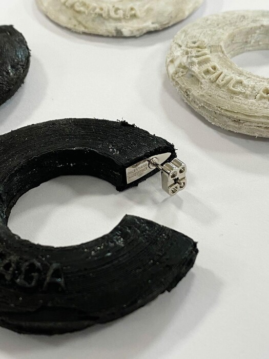 Τα δυστοπικά κοσμήματα του οίκου Balenciaga δημιουργήθηκαν από θαλάσσια απόβλητα