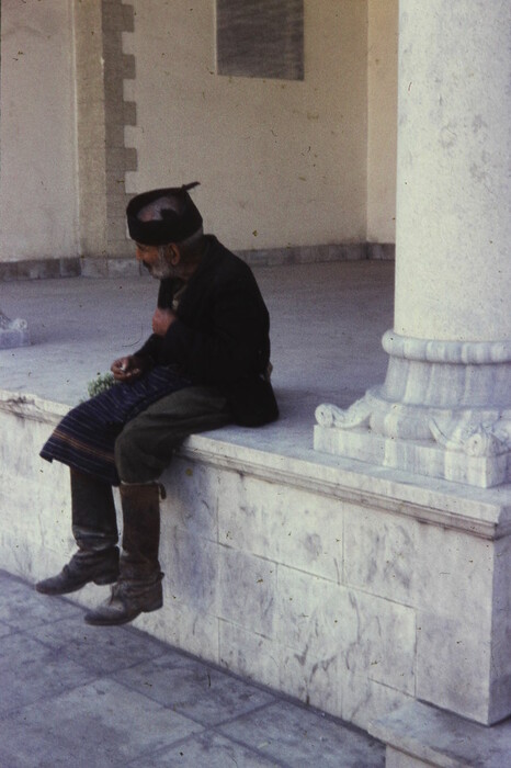Τέσσερις ξένες φίλες ταξιδεύουν στην Κρήτη του 1971