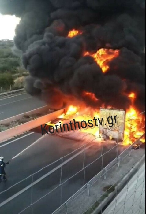 Φωτιά στην Εθνική Οδό Κορίνθου - Πατρών: Νταλίκα έχει παραδοθεί στις φλόγες