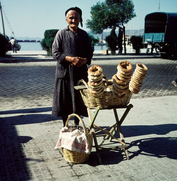 old lady koulouria