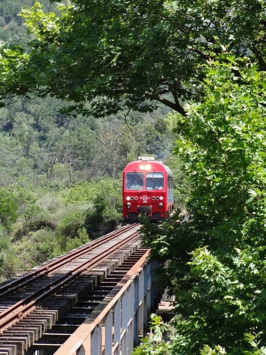 Το εγκαταλελειμμένο σιδηροδρομικό δίκτυο της Πελοποννήσου