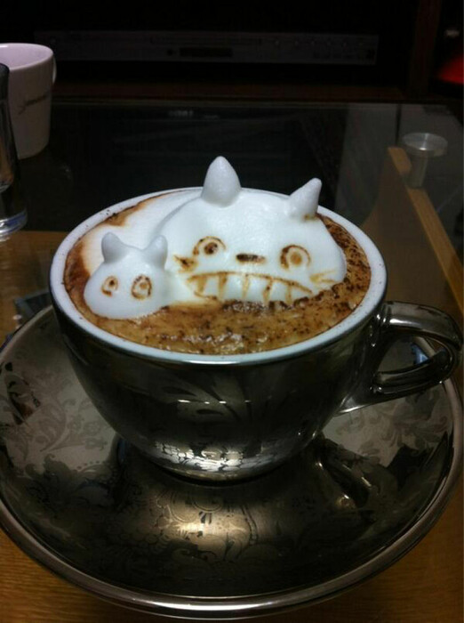 3D ζωάκια από αφρόγαλα σας χαιρετάνε μέσα από το φλιτζάνι του καφέ σας
