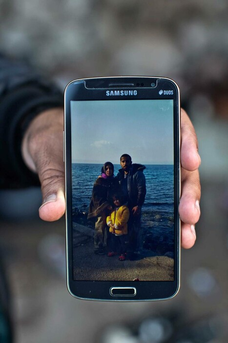 Πώς τα smartphones έγιναν η πραγματική σανίδα σωτηρίας των προσφύγων