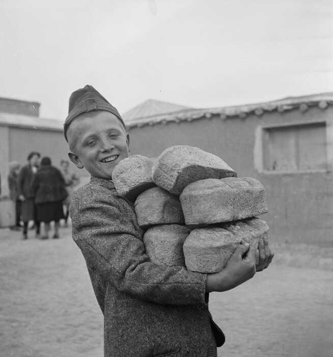 Πολωνοί πρόσφυγες που βρέθηκαν στο Ιράν το 1943