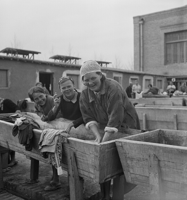 Πολωνοί πρόσφυγες που βρέθηκαν στο Ιράν το 1943