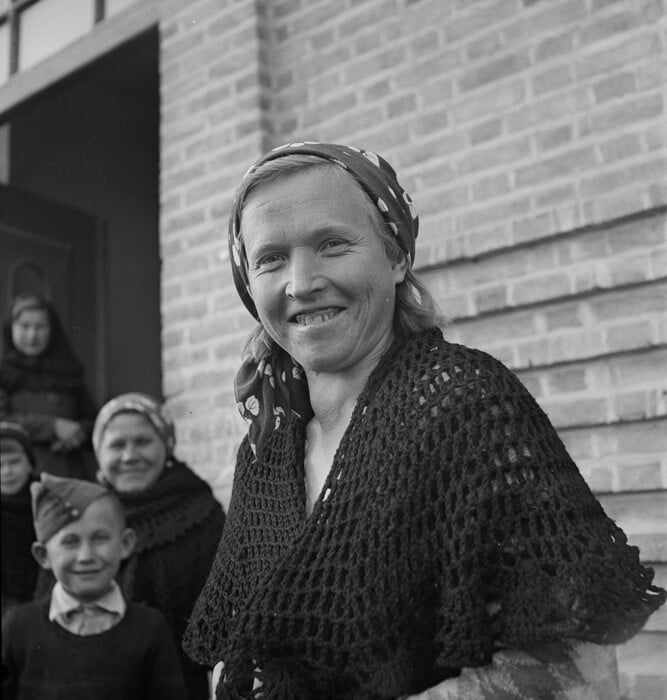 Πολωνοί πρόσφυγες που βρέθηκαν στο Ιράν το 1943