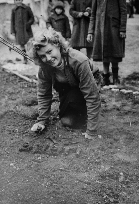 Πολωνοί πρόσφυγες που βρέθηκαν στο Ιράν το 1943