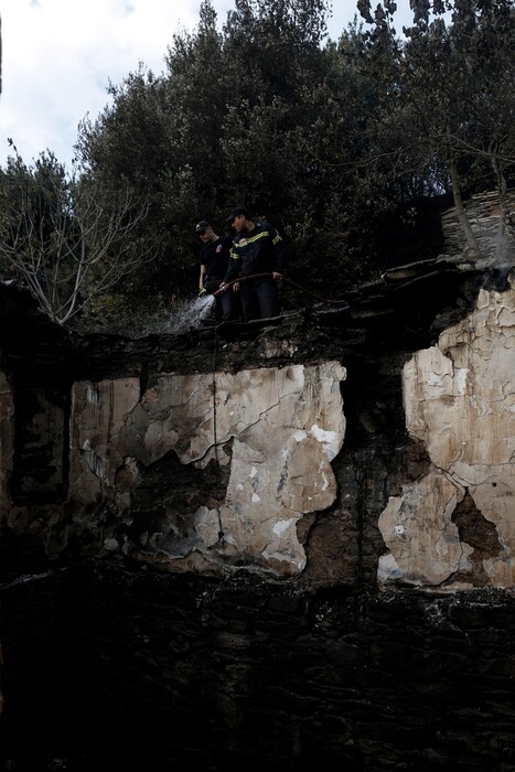 Τα καμένα σπίτια στο γραφικό, ορεινό Καζαβίτι της Θάσου