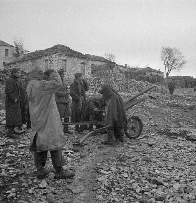 Kώστας Μπαλάφας: Ο φωτογράφος της ήττας