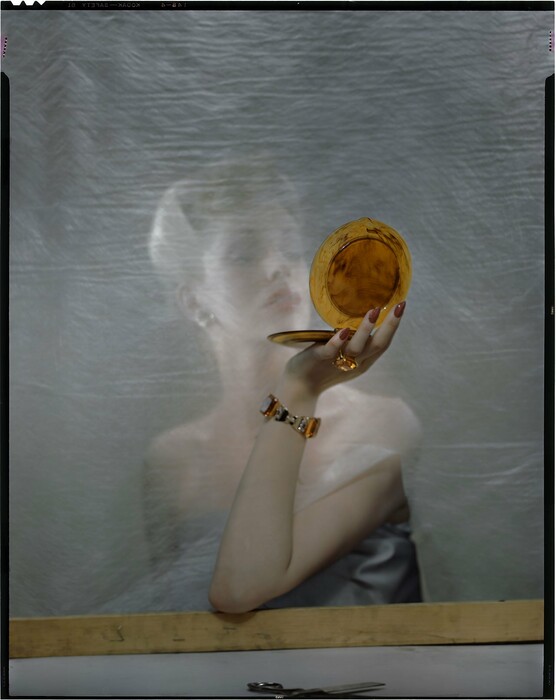 Τα ασυμβίβαστα εντιτόριαλ μόδας του Erwin Blumenfeld