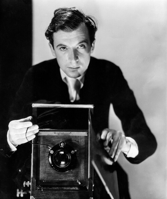 Cecil Beaton: Ο πολυτάλαντος δανδής που εστίασε στις μεγαλύτερες προσωπικότητες του 20ου αιώνα