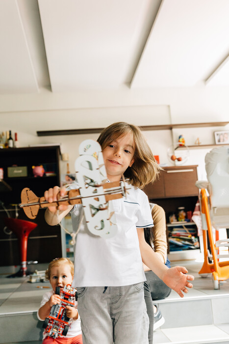 Ο 6χρονος Στέλιος Κερασίδης παίζει ιδιοφυώς Μπαχ και ετοιμάζεται για συναυλία στο Carnegie Hall