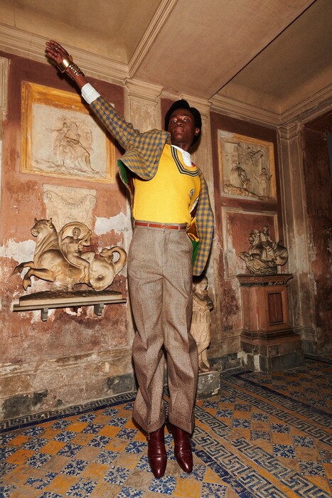 O Γιώργος Λάνθιμος φωτογραφίζει τα μοντέλα του Gucci στα μουσεία και τα αρχαία μνημεία της Ρώμης