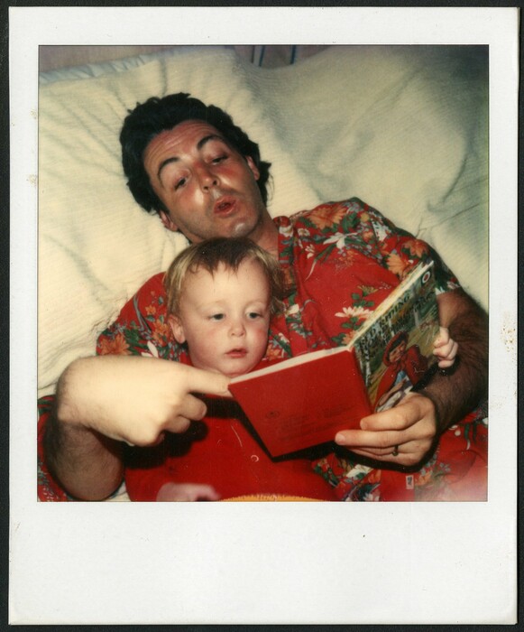 Οι αυθόρμητες οικογενειακές Polaroids της Linda McCartney