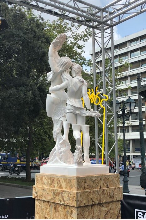 H πλατεία Συντάγματος γέμισε γλυπτά - Ο Sake και η Art Crimes στο κέντρο της Αθήνας