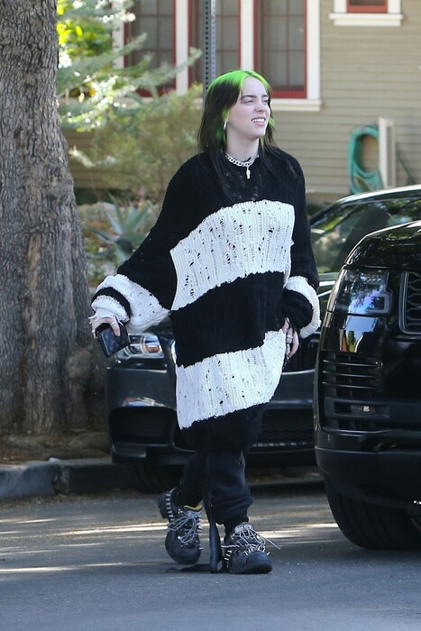 Το εκκεντρικό oversized στυλ της Billie Eilish