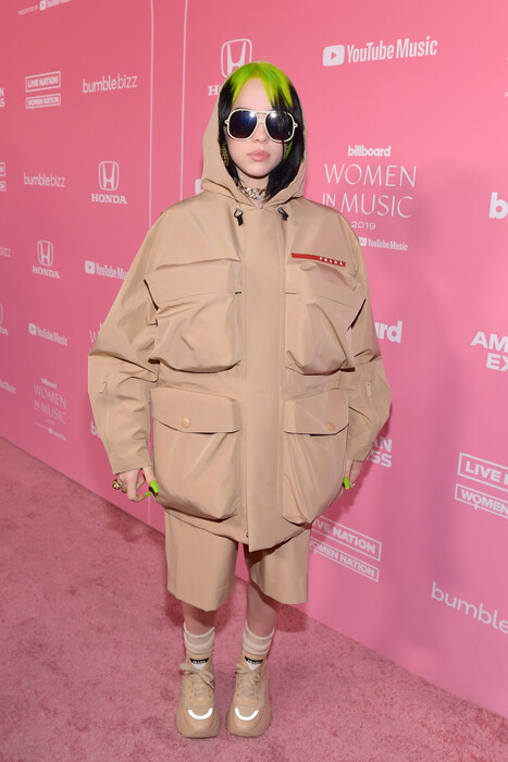 Το εκκεντρικό oversized στυλ της Billie Eilish