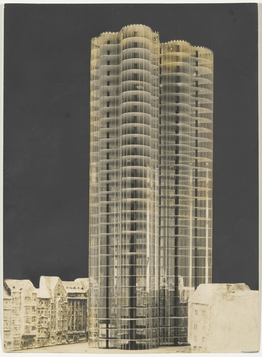 Πριν από 100 χρόνια, ο Μις βαν ντερ Ρόε σχεδίασε δυο μοναδικούς ουρανοξύστες, σήμερα μπορούμε να τους δούμε